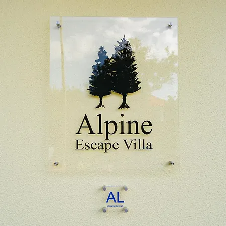 Vienna Alpine Escape *