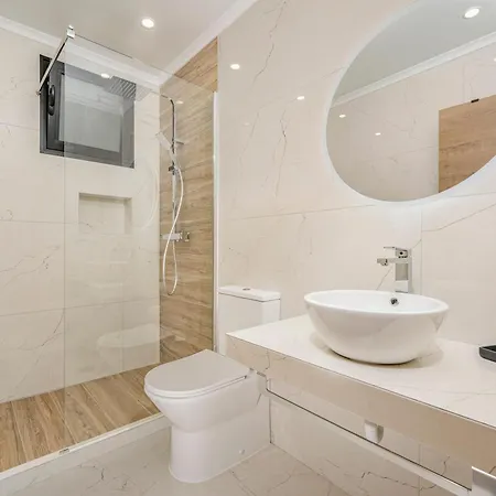 Vienna Alpine Escape *